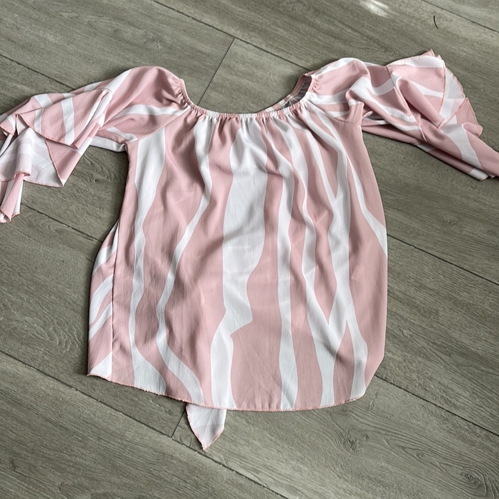 Pink and white off the shoulder blouse - Picture 5 of 6